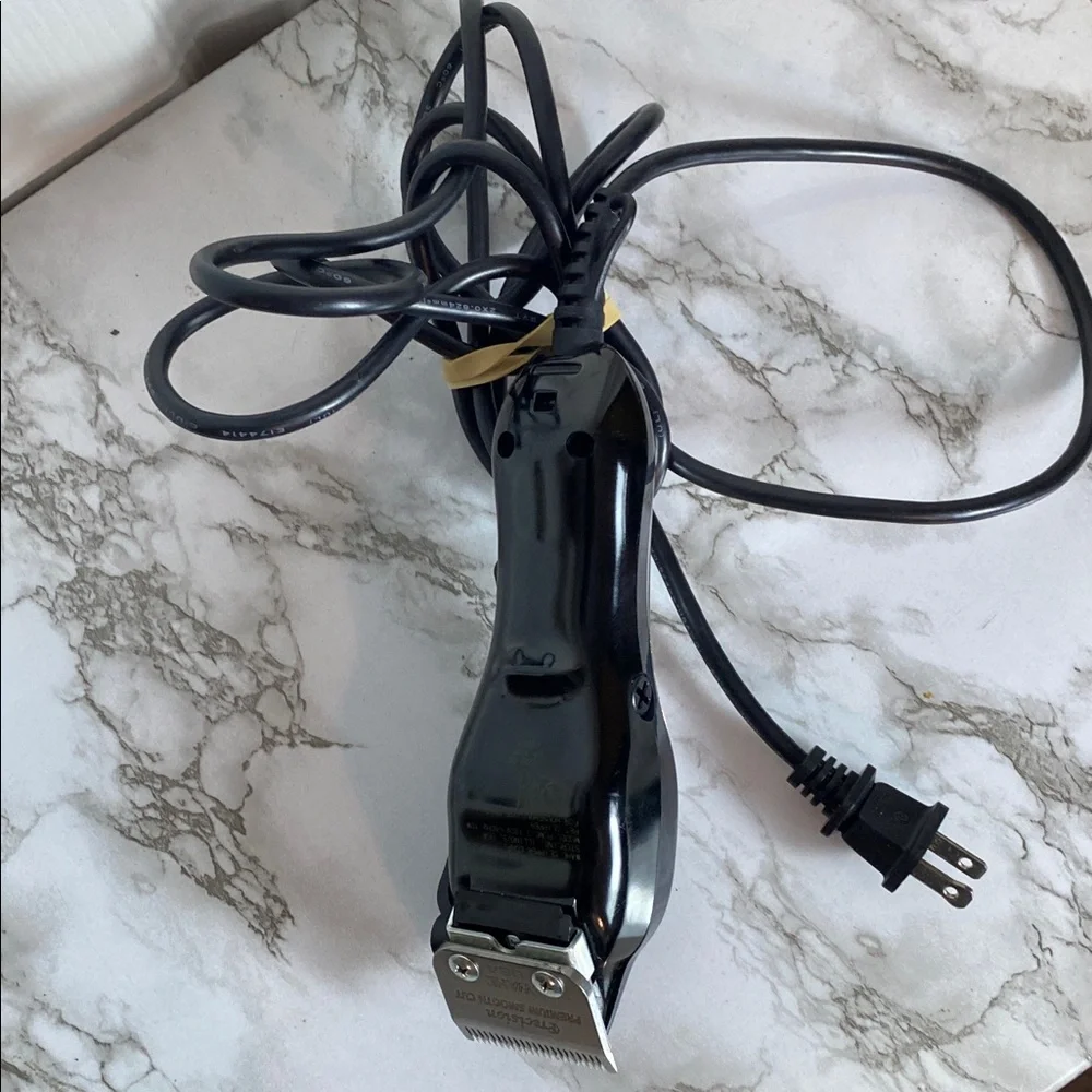 Wahl Pet Pro Pet Clipper Black and Silver Corded Premium Smooth Cut Dogs